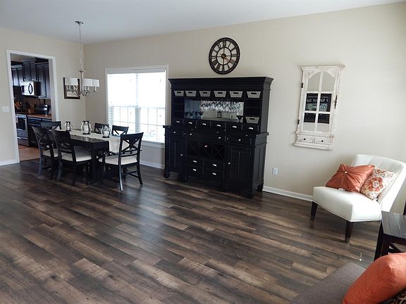 4th image of 3776 Blue Bonnet Dr