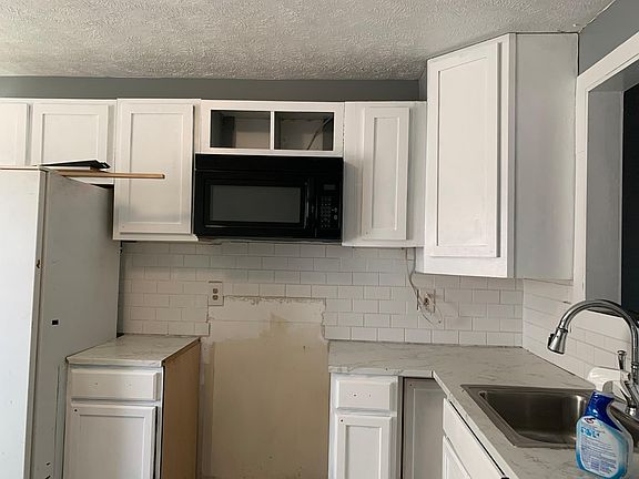 2nd image of 29 Brenham Dr