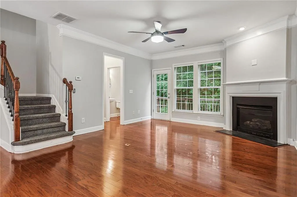 3 bed, 3.5 bath, 1845 sqft, $4,000 — Photo 4