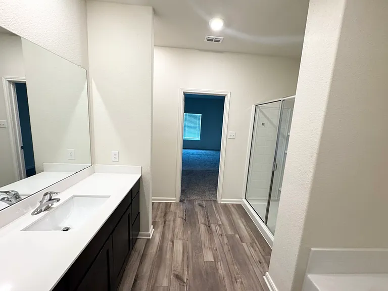 752 Saratoga Dr — Photo 6