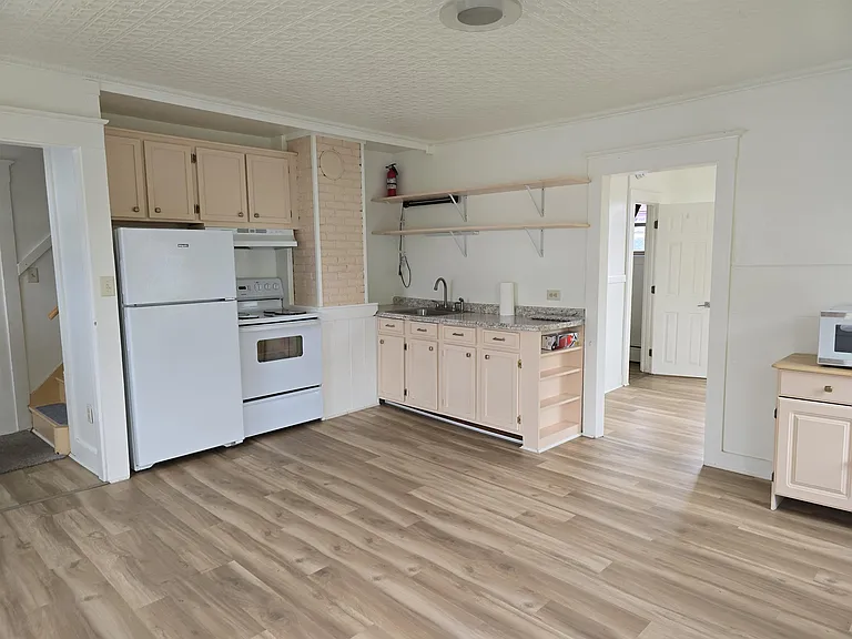 220 Main St #1 — Photo 2