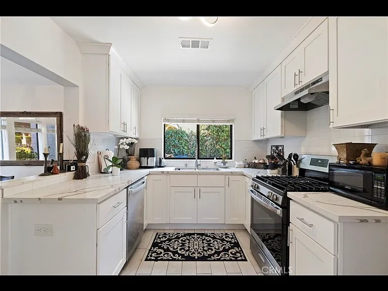 23003 Mariano St — Photo 3