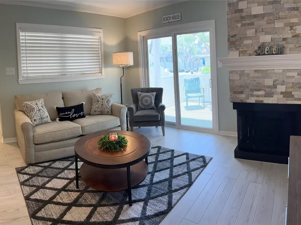 3506 Cove View Blvd APT 105, Galveston, TX 77554
