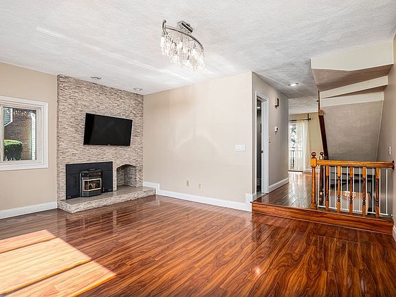 4th image of 5 Chase Ln #5