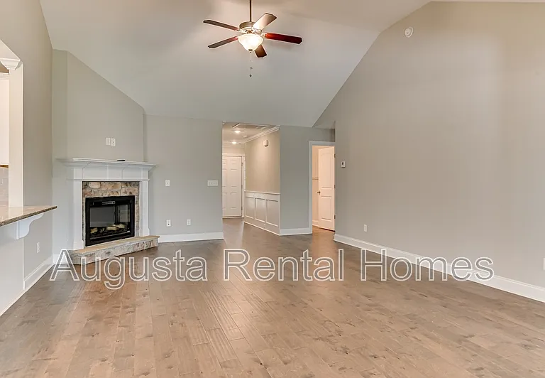 907 Linsmore Ave — Photo 11
