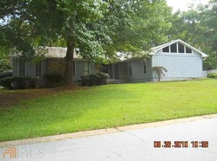 1114 Strawberry Ln, Ellenwood, GA 30294