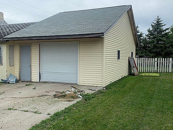 4th image of 409 S Lawler St