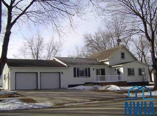 802 E Webb St, Boyden, IA 51234