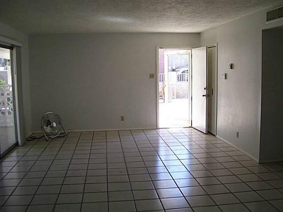 5th image of 10401 Chinaberry Dr
