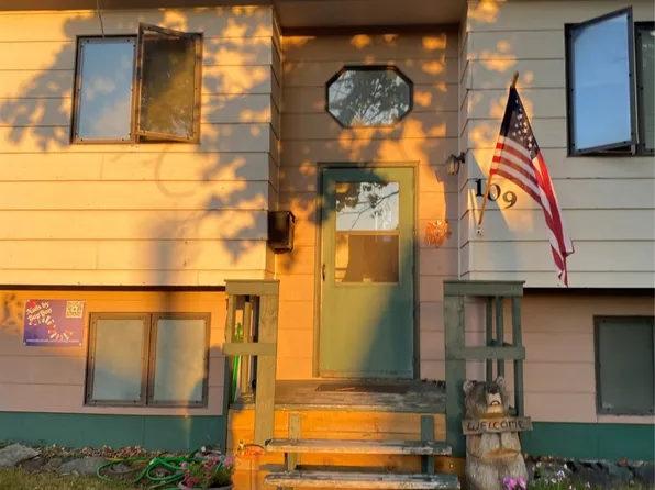 109 1st Ave SE, Cut Bank, MT 59427