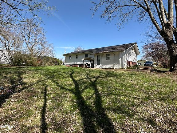 2nd image of 315 Alpine Loop