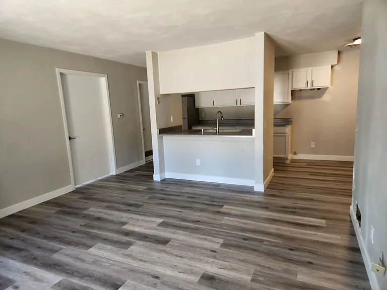 1320 Riverside Dr #1 — Photo 4