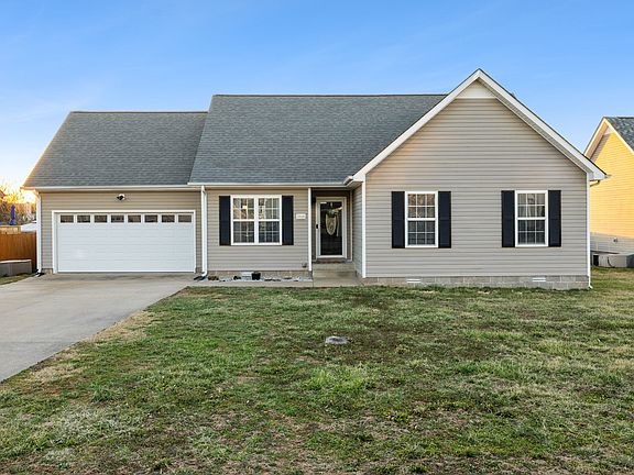 3rd image of 3868 Mackenzie Dr