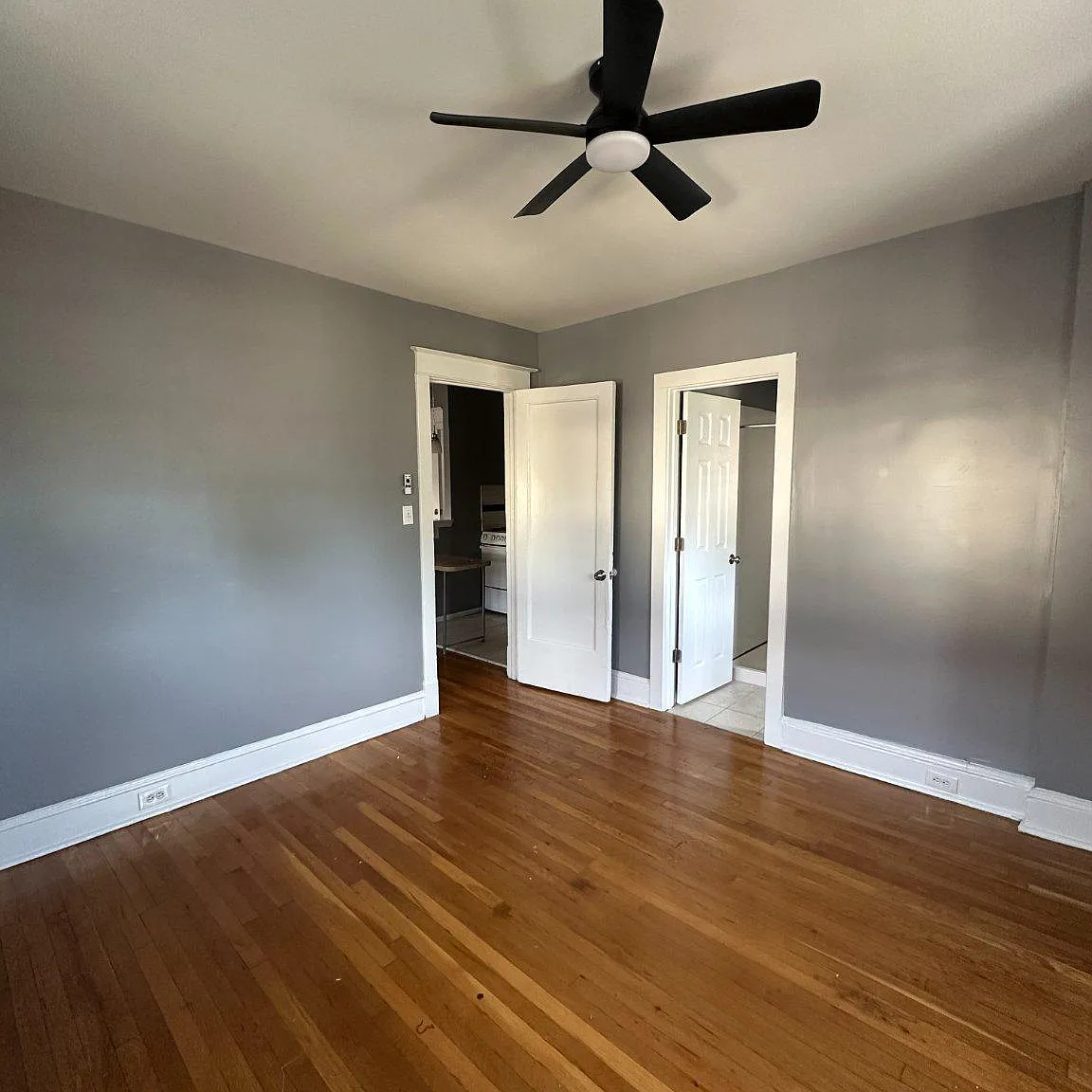 1 bed, 1.0 bath, 650 sqft, $1,050 — Photo 2