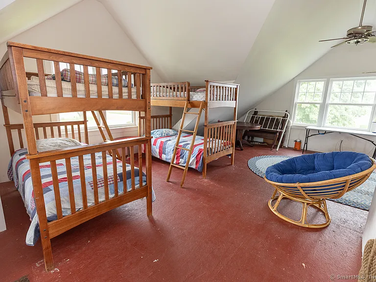 17 Agawam Ave — Photo 34