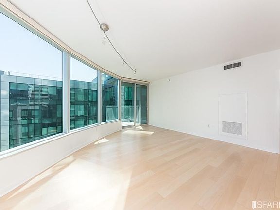 4th image of 301 Main St #9D-L