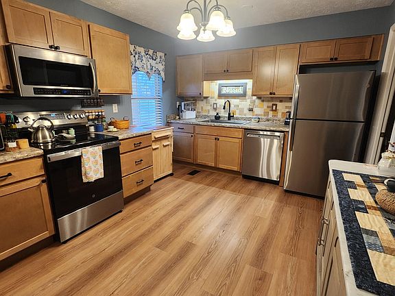 5th image of 1977 McCleary Rd