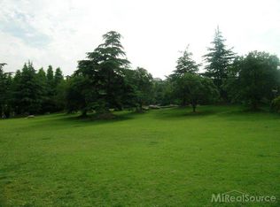 36686 Valley Ridge Dr, Farmington Hills, MI 48331