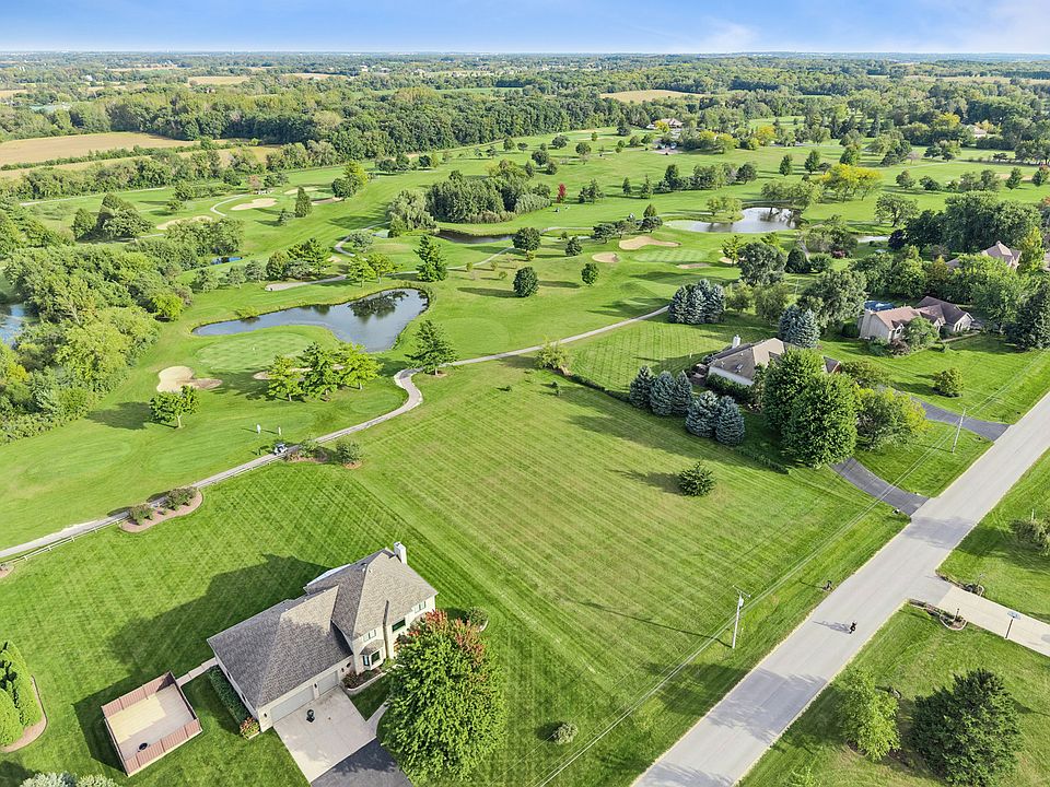 2nd image of 8 Harmony Hill Rd