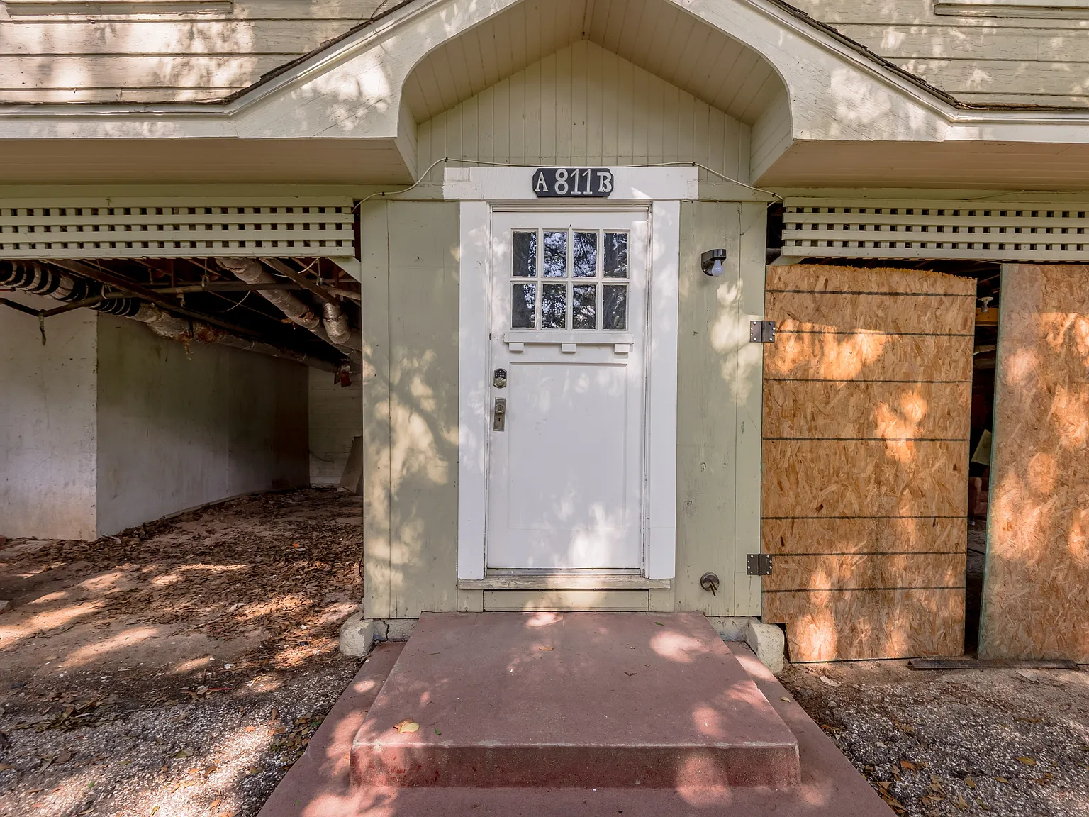 811 Sam Houston Ave — Photo 4