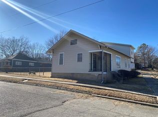 725 E Hill St, Independence, KS 67301