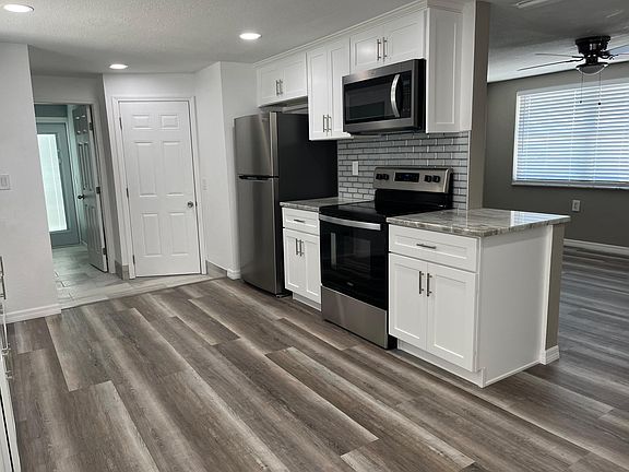 3rd image of 5051 Billings Dr