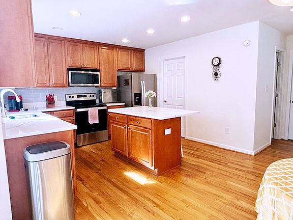 5th image of 364 Jefferson Dr