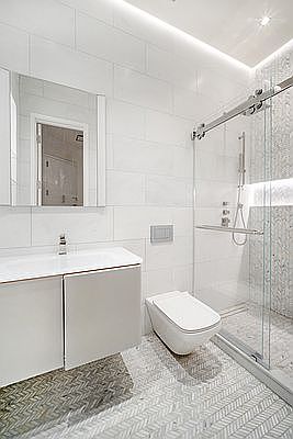 3rd image of 9 E 82nd St #23