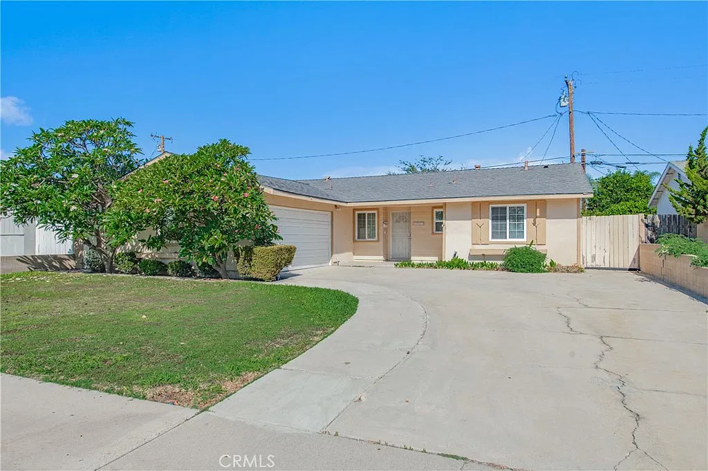 3 bed, 1.5 bath, 1096 sqft, $3,800 — Photo 2