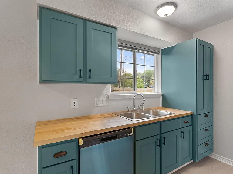 2532 Chaparral Trl — Photo 9