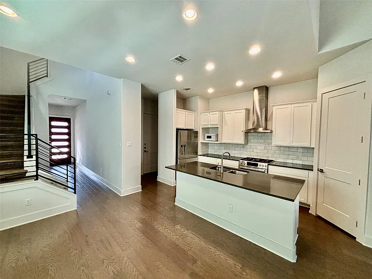 900 Old Mill Rd #28 — Photo 5