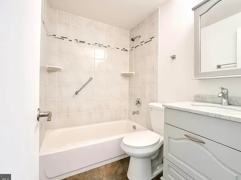 7950 Central Park Cir — Photo 9