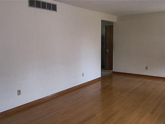 5th image of 1321 Richmoor Rd