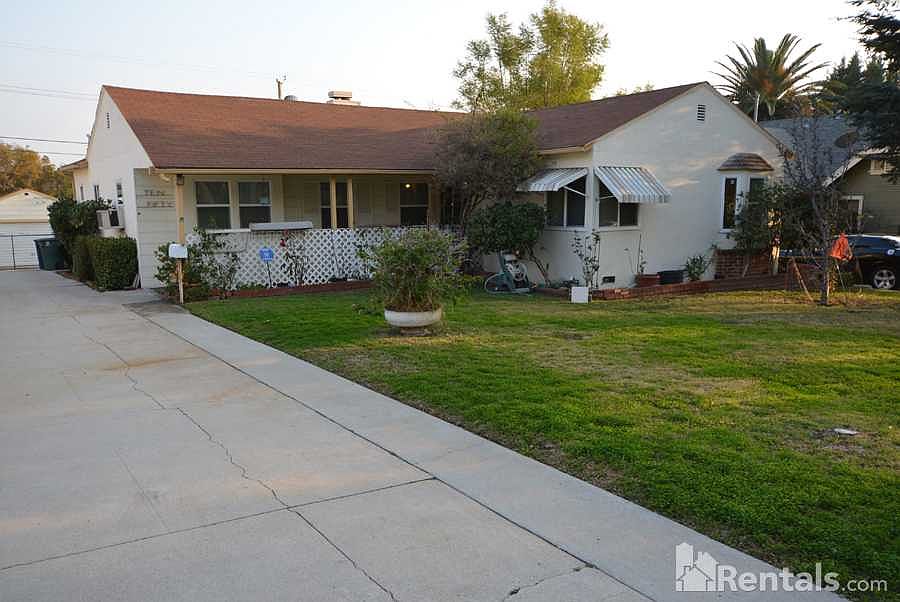 1st image of 1050 E Cypress Ave