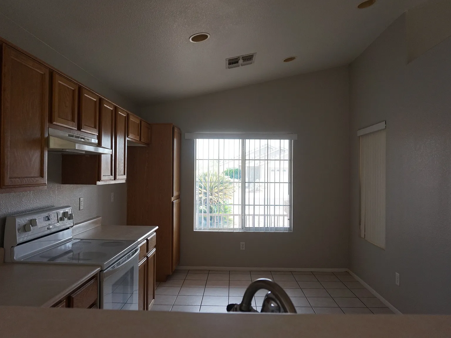 4 bed, 1537 sqft, $2,000 — Photo 4