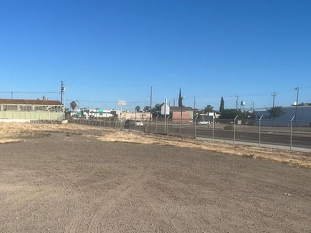 2nd image of 1456 N St