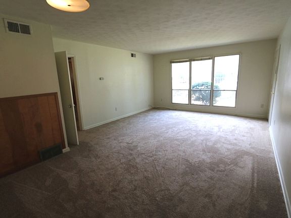 3rd image of 4030 Summer Ave Unit 5