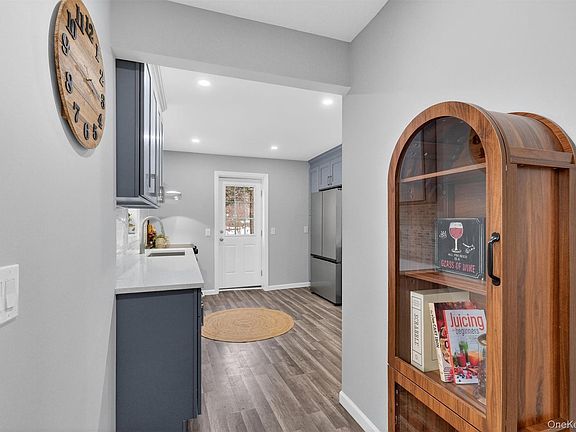 5th image of 35 Avon Road