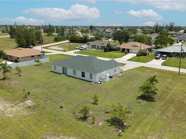 1240 NW 22nd Pl — Photo 39