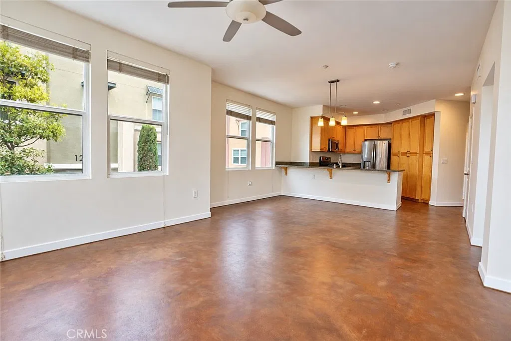 12842 Palm St — Photo 2