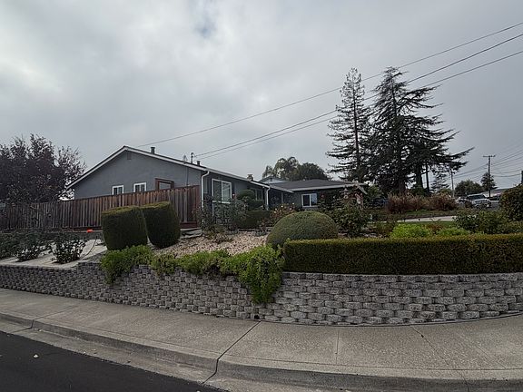 2nd image of 1458 Rolling Hill Way