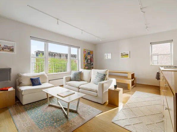 2 King Street image 1 of 10