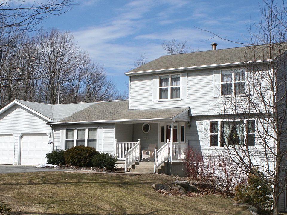 1st image of 4 Arrowwood Dr