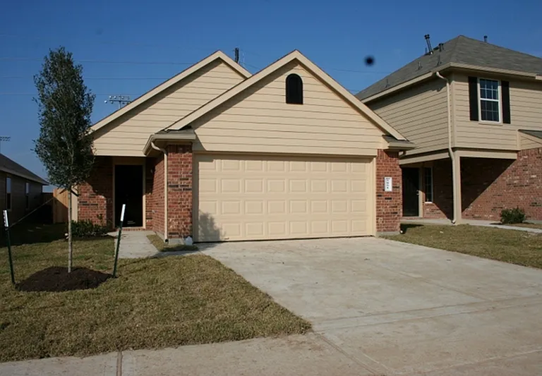 5851 Long Arbor Ln — Photo 1