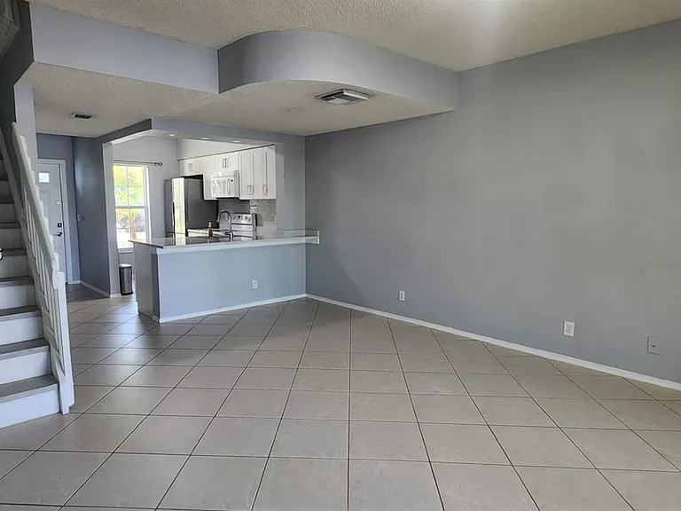 211 Mallory Ct #211 — Photo 5