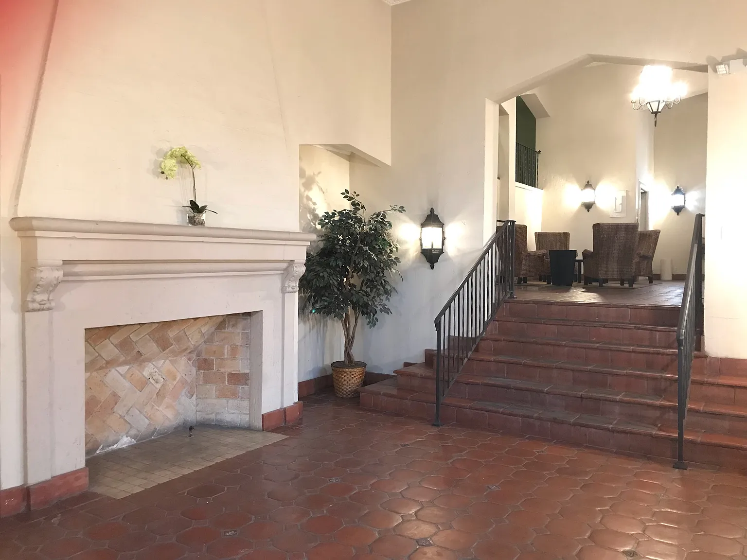 Ojai Apartments — Photo 3