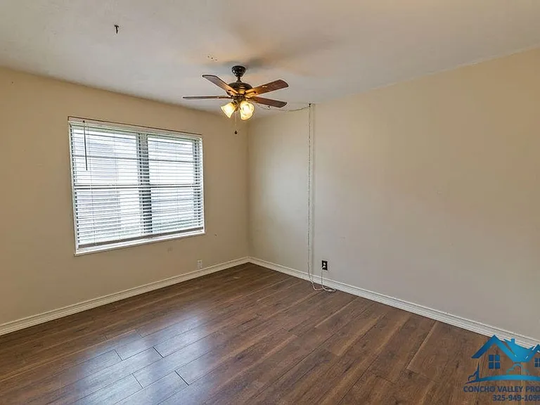 30 Clare Dr — Photo 16