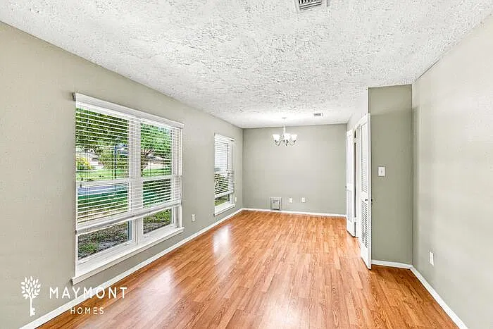 3 bed, 2.0 bath, 1900 sqft, $1,875 — Photo 4