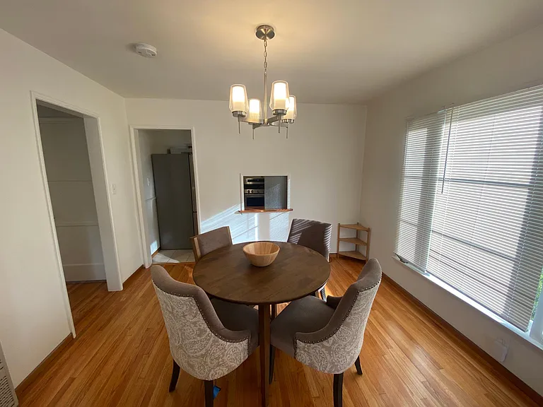 131 S Harvard Blvd — Photo 9