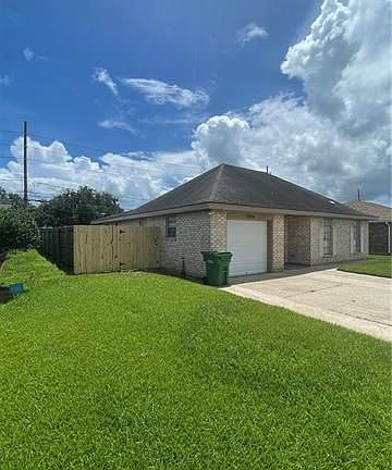 2nd image of 2904 Cambridge Dr